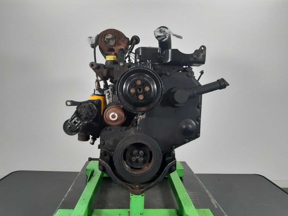 Uniterra Group Srl ofera motor Cummins BTAA 5 9C second hand incarcator frontal JCB 436HT