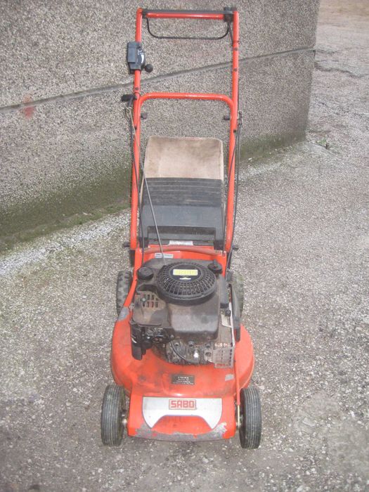 Самоходна бензинова четиритактова косачка с два ножа марка SABO
