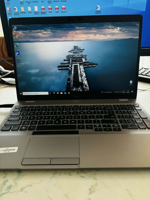 Продавам лаптоп Dell Precision 3550