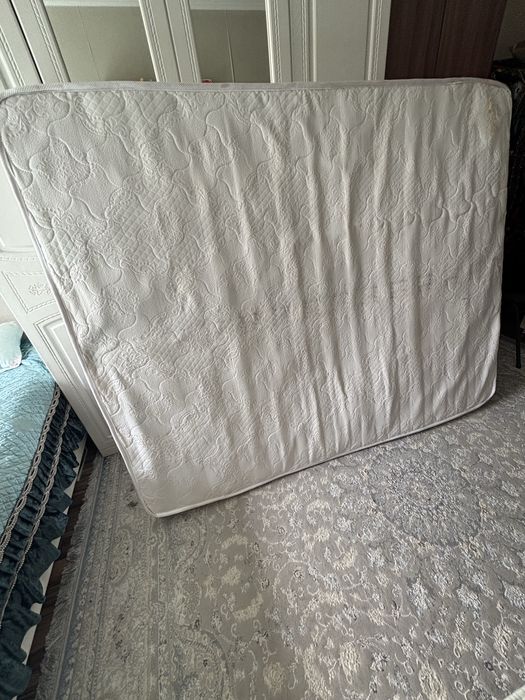 Отдам даром б/у матрас 160х200х20