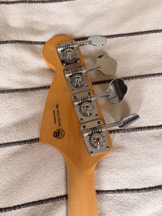 Бас китара Fender Mustang short scale 30’