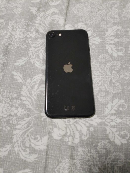 IPhone SE 64гб продам 70к