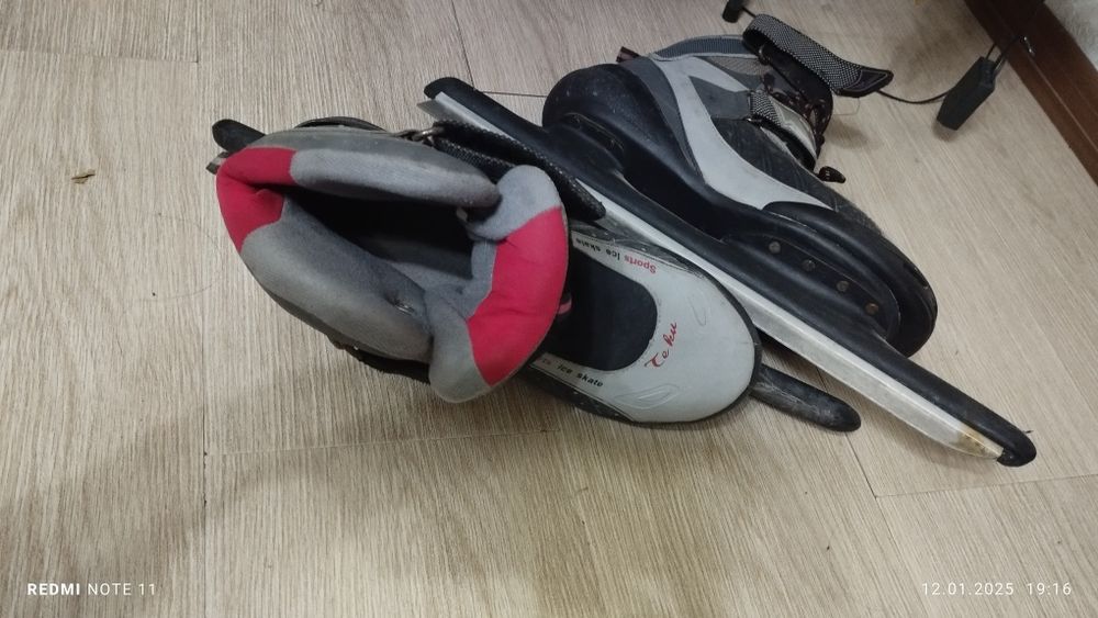 Коньки 43-44 размера