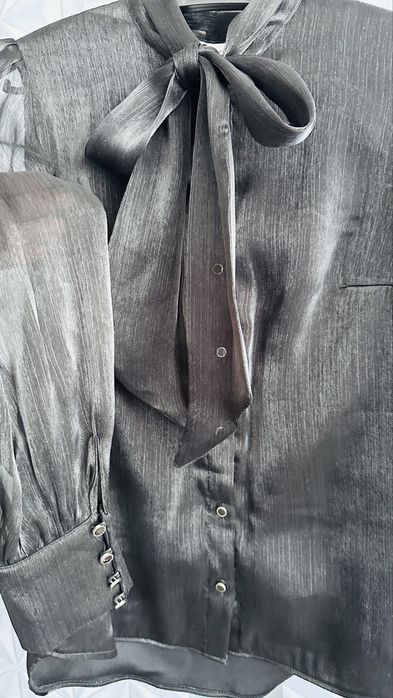 Продам нарядную блузку недорого!!