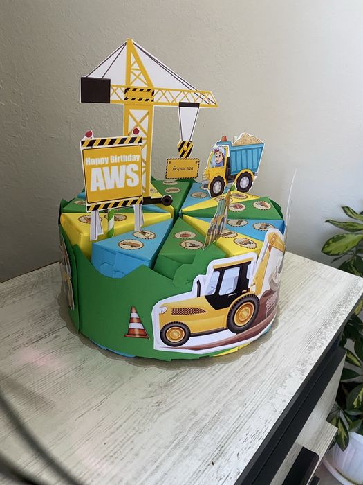 Картонена торта с тема и цвят по ваш избор