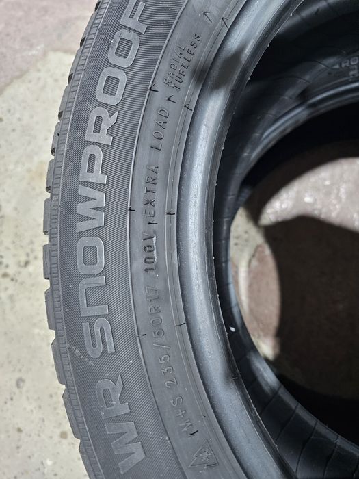 De vanzare cauciucuri Nokian  iarna 235/50/R17