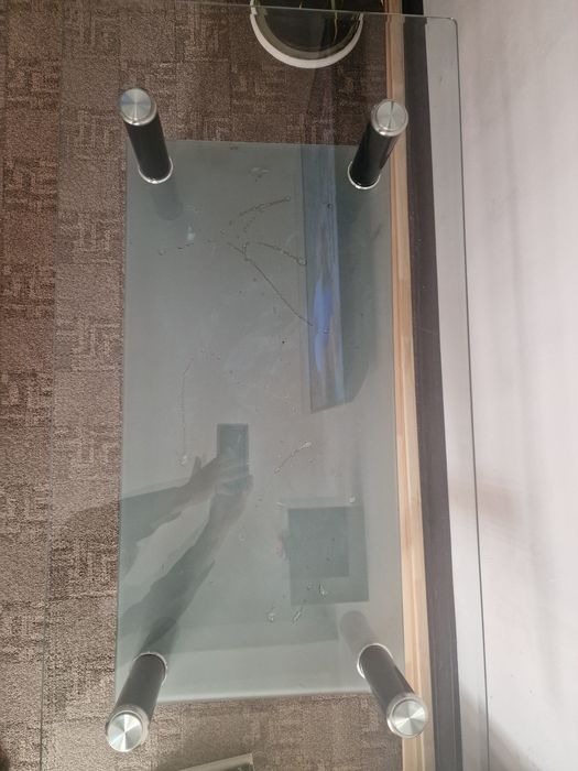 Masa de sticla pentru sufragerie