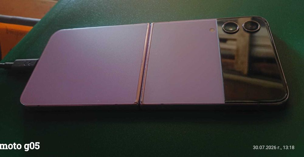 Samsung Galaxy Z Flip 4 - За части (Работеща платка)