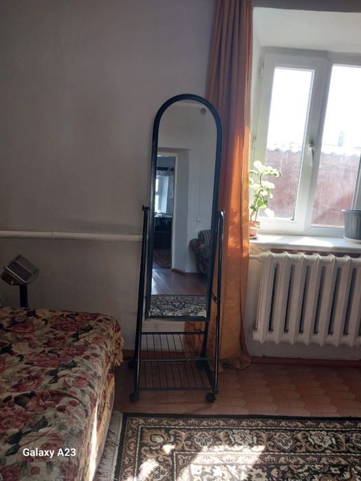 Продам напольное зеркало