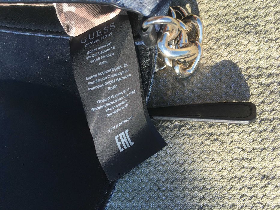 GUESS чанта с камъни