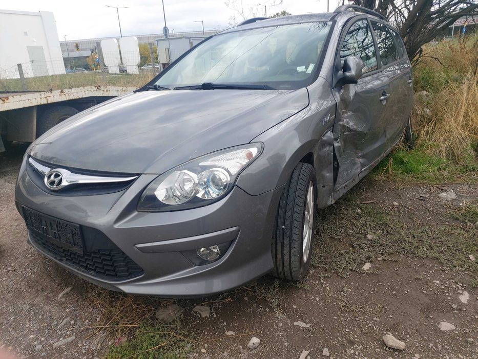 На Части Хюндай и30 Hyundai i30 blue