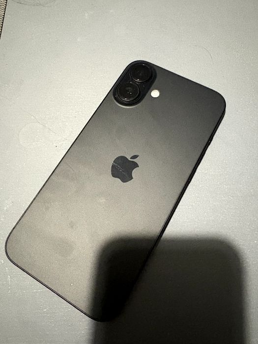 Iphone 16 plus продам
