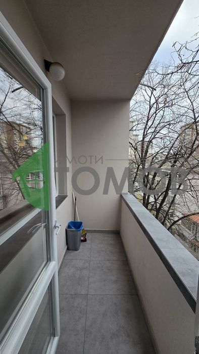 Луксозно обзаведен двустаен апартамент под наем в Център