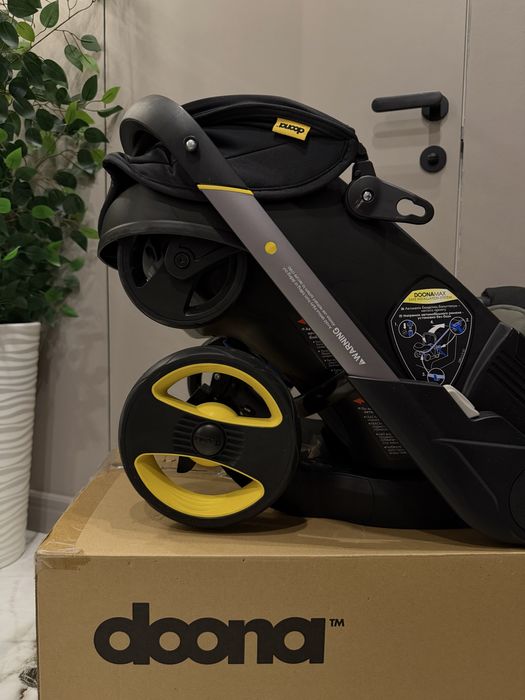 Продается автокресло Doona Simple Parenting