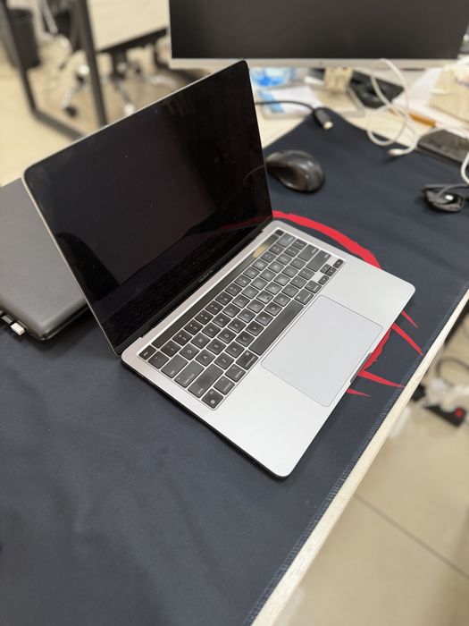 MacBook Pro M1 256гб