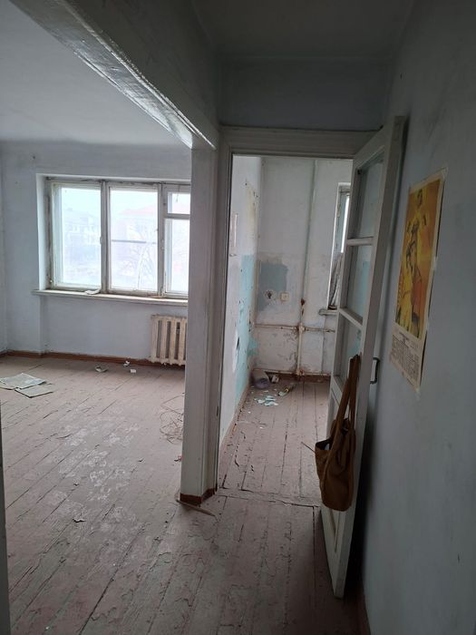 Продам 2 комнатную  квартиру