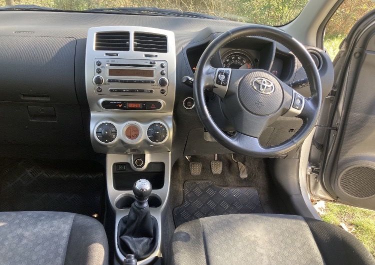 Тойота урбан крузер/toyota urban cruiser 1.33vvti 09-14г