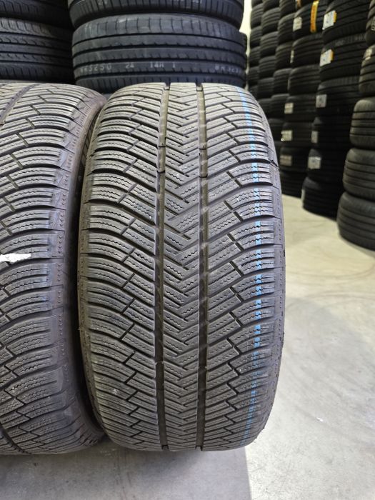 255/45/19 MICHELIN 4бр
