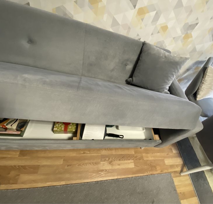 Ъглов разтегателен диван в сиво