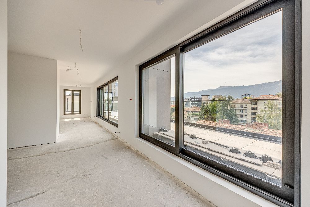 Продава се Многостаен апартамент в София, Изток - 451 кв.м за 3038 €/кв.м - Снимка #3