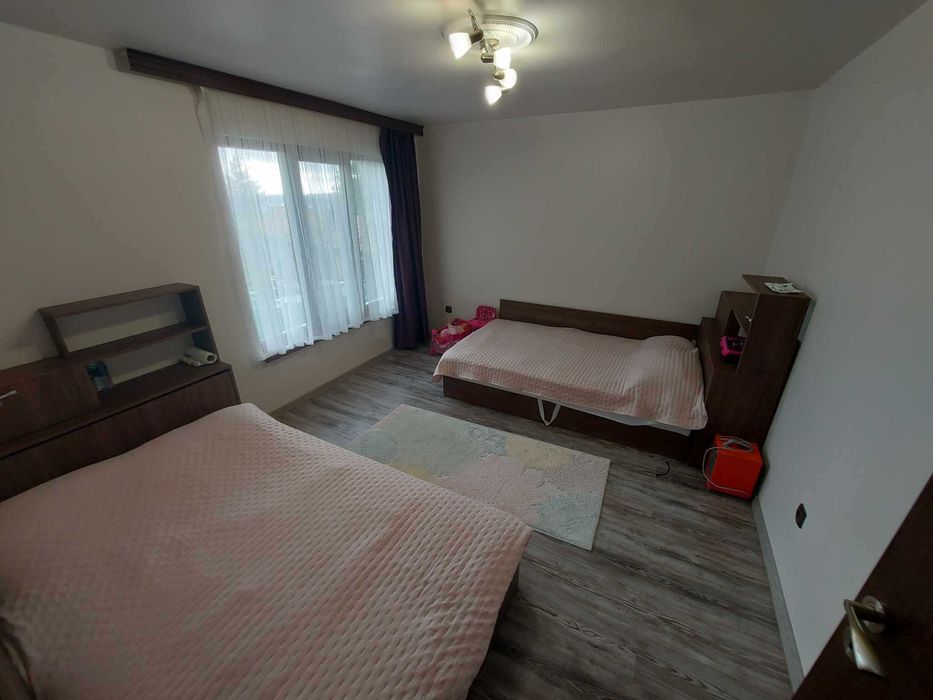 Триетажна къща, гр. Омуртаг