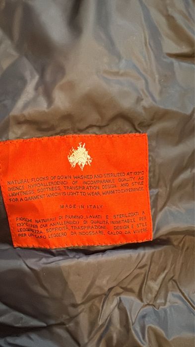 Продам женский пуховик оригинал AFG