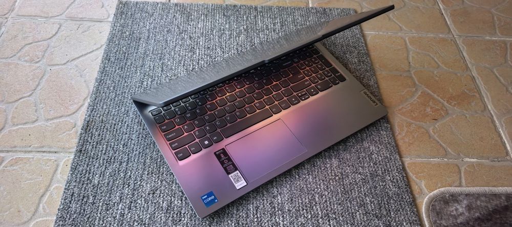 Laptop Lenovo Ideapad 3i_i5-12450H gen 12_8GB LPDDR5_SSD 512GB_ca NOU