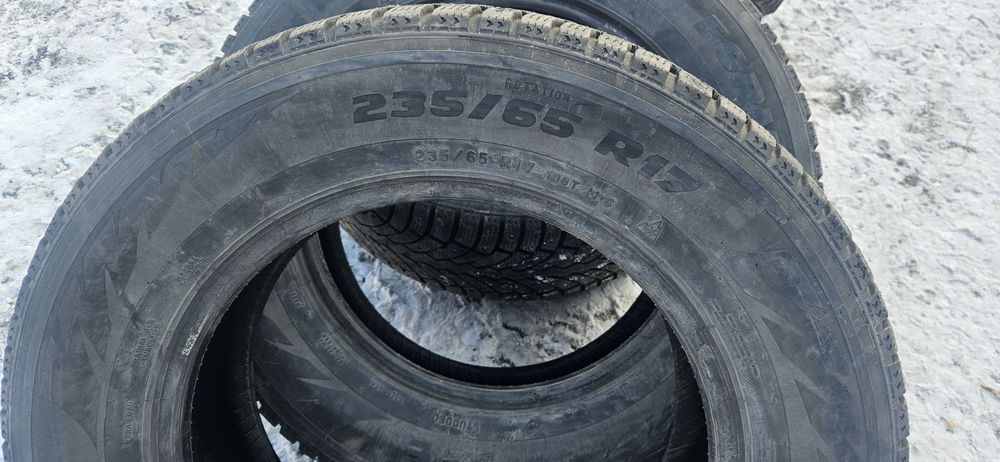 Шины зимние 235/65/17