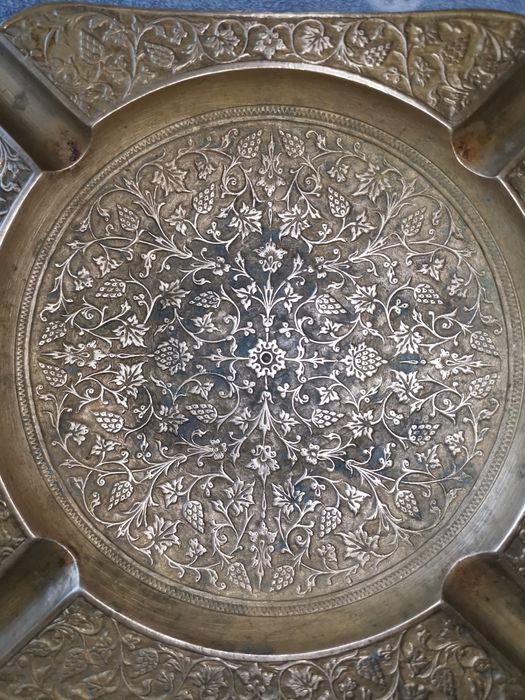 Стар месингов пепелник