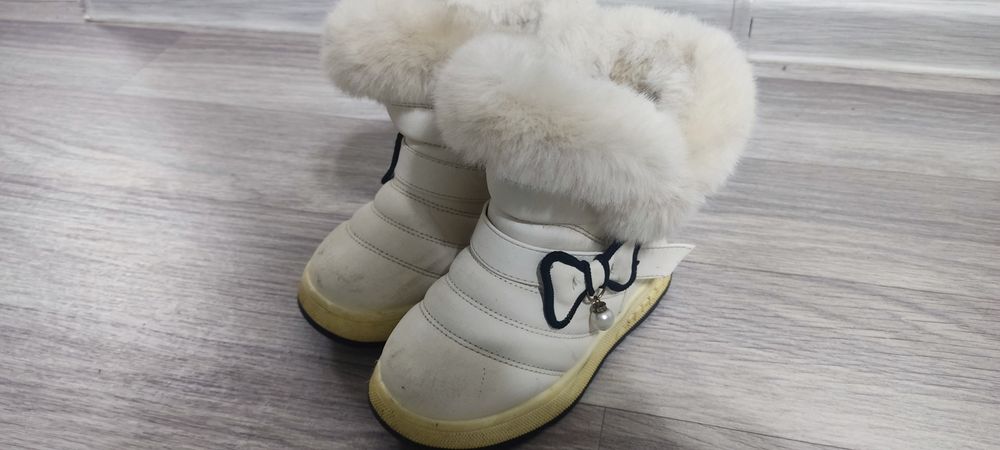 Продам детскую обувь