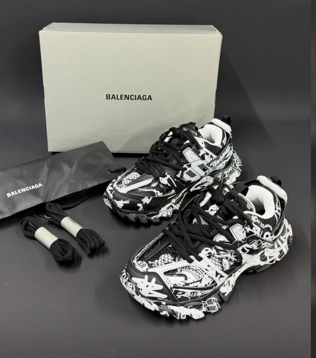 Balenciaga track