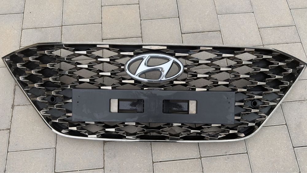 Продам  решетку Hyundai Accent