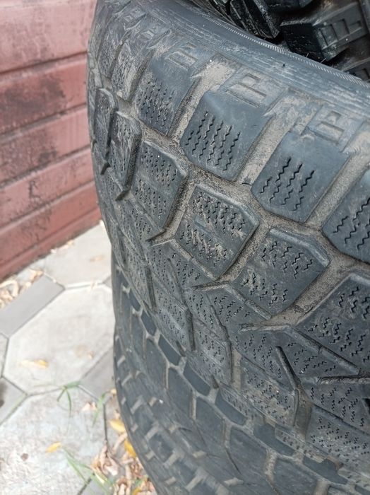 Шины 235/55R18 пять болонов