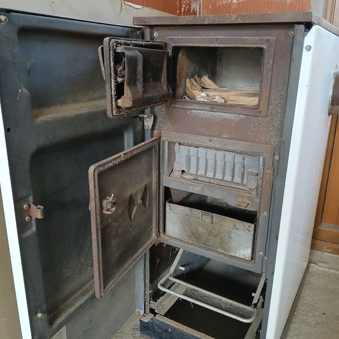 Печка,немска на твърдо гориво