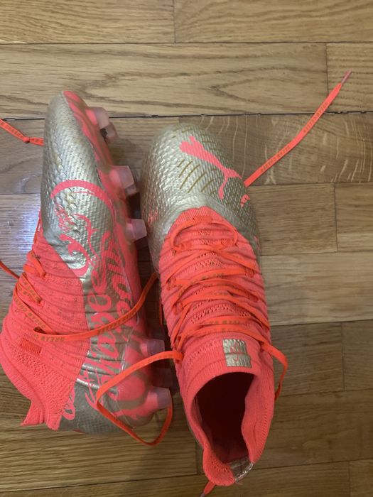 Футбольные бутсы размер 37