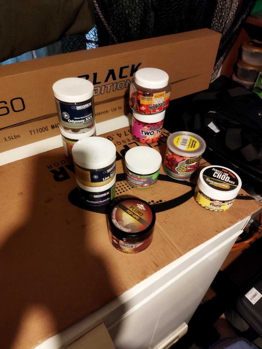 Momeli pescuit diverse 40 cutii . Preti FIX !!!