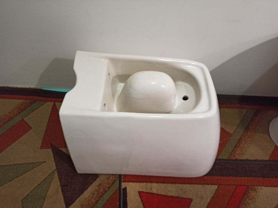 Продавам тоалетна за вграждане