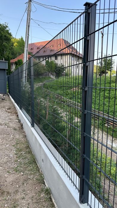 Panou Gard dublu fir Profesional 8/6/8mm Plasa Stalpi Gard nu Bordurat
