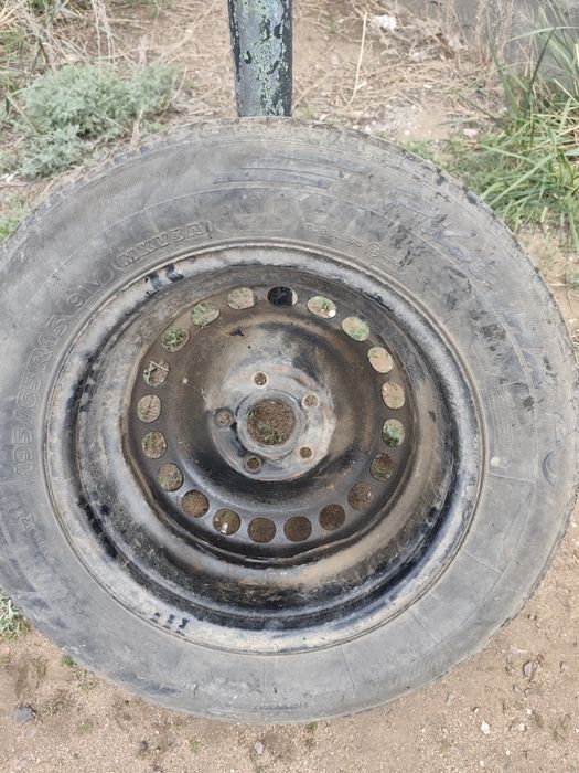 Продам покрышка с диском R 15  195/65