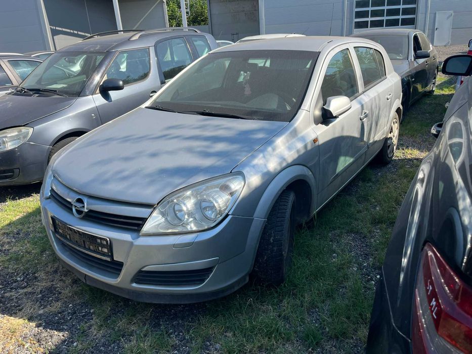 Dezmembrez Opel Astra H hatchback gri argintiu Z157 1,7 CDTI 2005