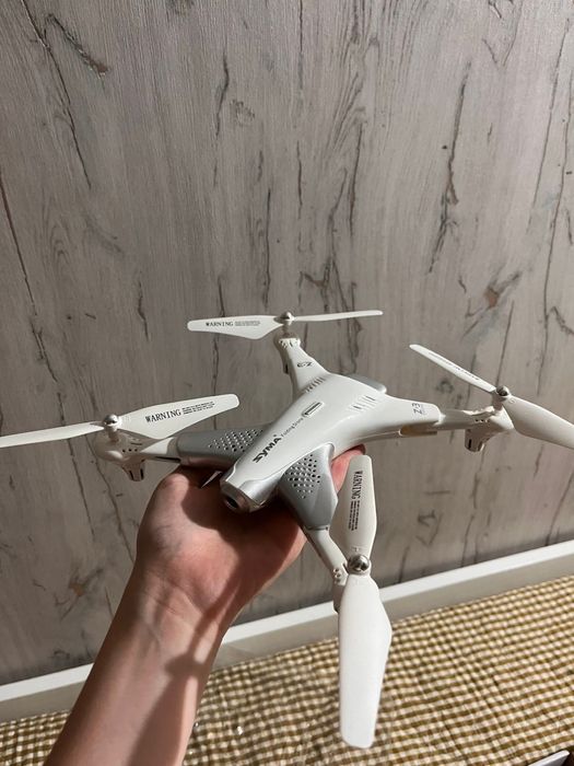 Квадрокоптер Дрон