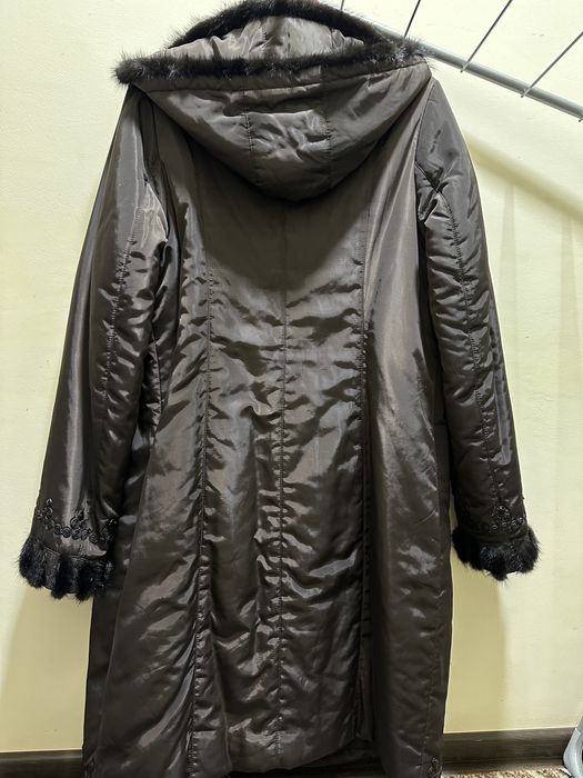 2 ta yangi palto sotiladi