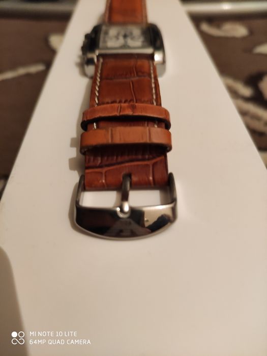 Продаётся брендовые оригинальные часы "Emporio Armani"