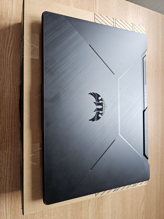 Vând laptop ASUS