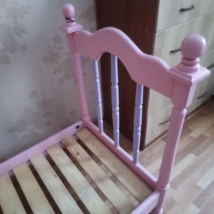 Продам деревянную кровать