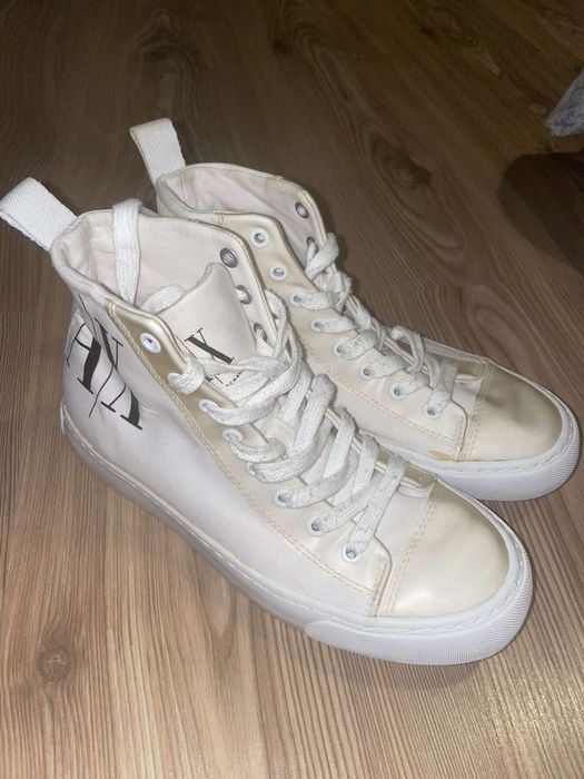 Дамски кецове на Армани !