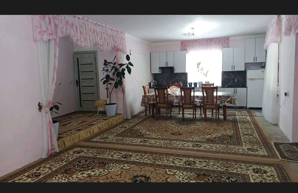 Hovli uy srochno sotiladi