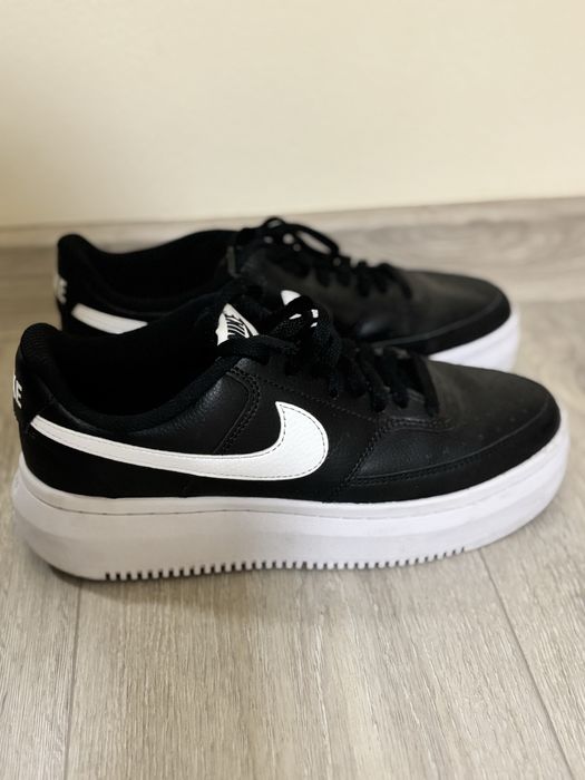 Оригинални дамски маратонки Nike