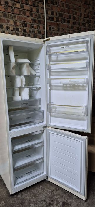 Холодильник LG, в очень хорошем состоянии