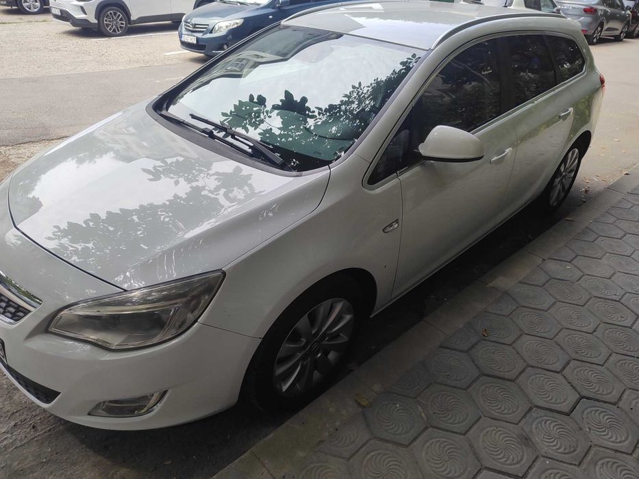 Opel Astra j sport tourer